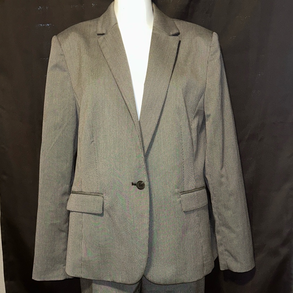 Women’s Worthington Grey and Black Blazer - Picture 4 of 8